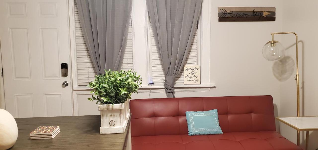 Cozy 1 Bedroom, 1 Min From Irving Park Blue Line, Free Parking Чикаго Екстериор снимка